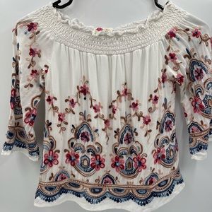 Kiddo by Katie spring summer adorable white top size sm with embroidered flowers